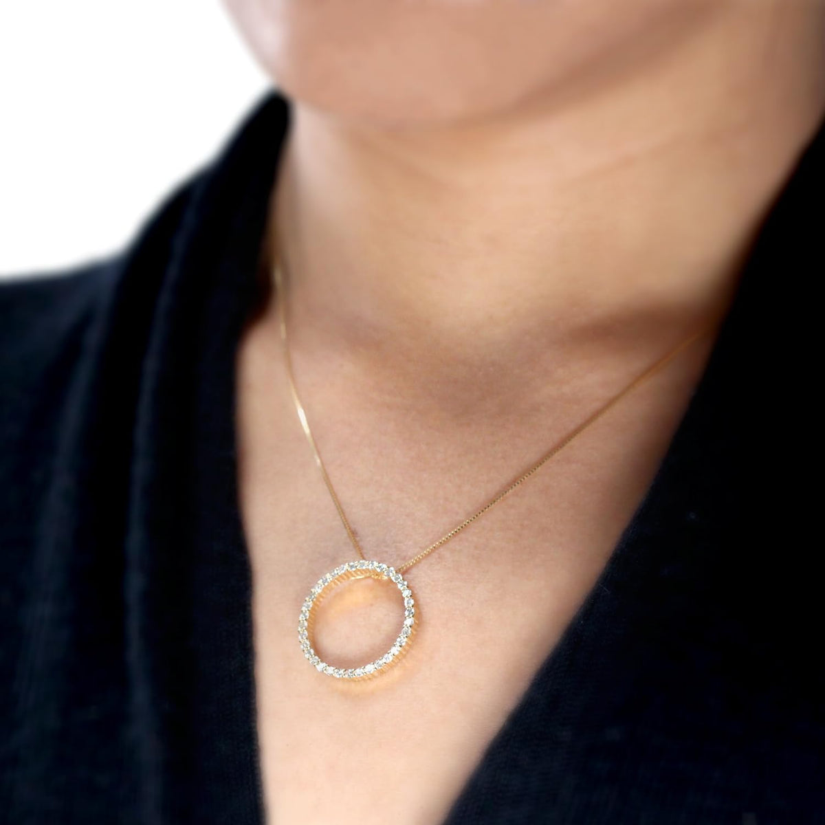 Women's Lab-Grown Diamond Circle Pendant Necklace